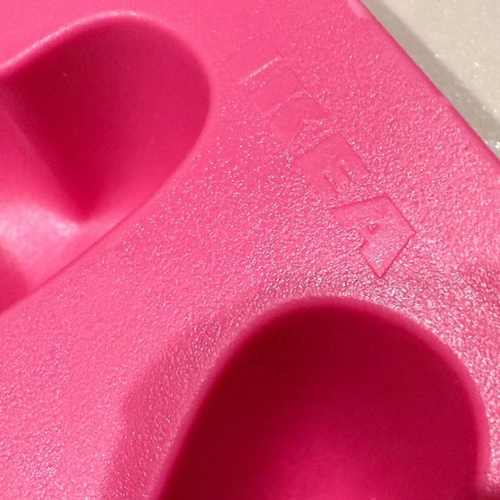 Ilea ice cube molds Green Pink Silicone ice cube trays set of 2 square hearts